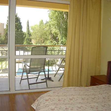 Part Of The House In The Apple Garden * Βάρνα