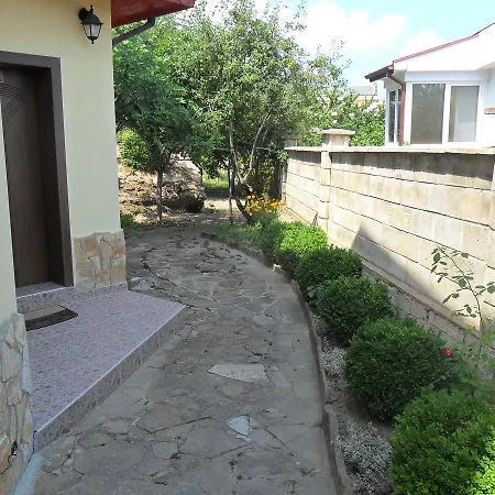 Part Of The House In The Apple Garden * Βάρνα